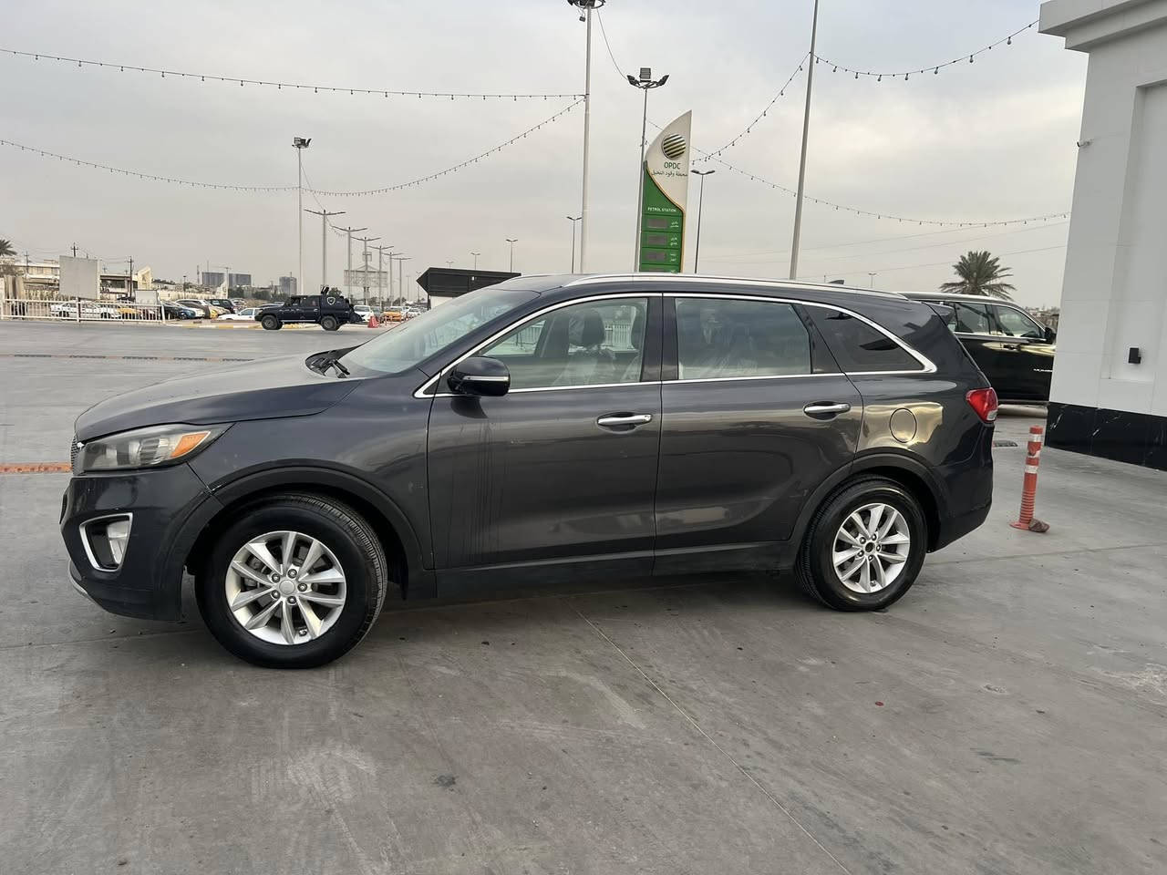 كيا سورنتو 2017 
مكلف بالنشر 
مواصفات / كشنات تبريد تدفئه/استيرن تدفئه / شاشه كبيره/ مود قياده /ايكو اسبورت نورمال / مانع انزلاق /
ملاحظه/ بنيد  تبديل اصلي / جاملغ صبغ حادث امريكا
 مكاني بغداد/ 
142 $ بيها مجال
 للاستفسار اتصال او واتساب 
***********
