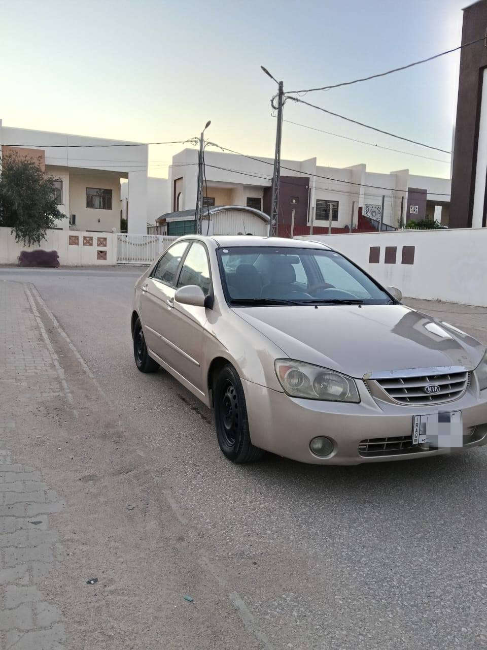 سلام عليكم للبيع سبكترة موديل 2005  كير عادي مكينة 2000جديدة كير محرك حدادية جدد تخم تاير جديدكهربايات كلهة شغالة مكفولة من الضربة رش جمالية اثر جراد سنوية ماصاقطة رقم ذيقار بسم ابن عمي السيارة جاهزة مانقصهة برغي السعر 63 وبيهة مجال مكاني نجف رقم الموبايل ***********
