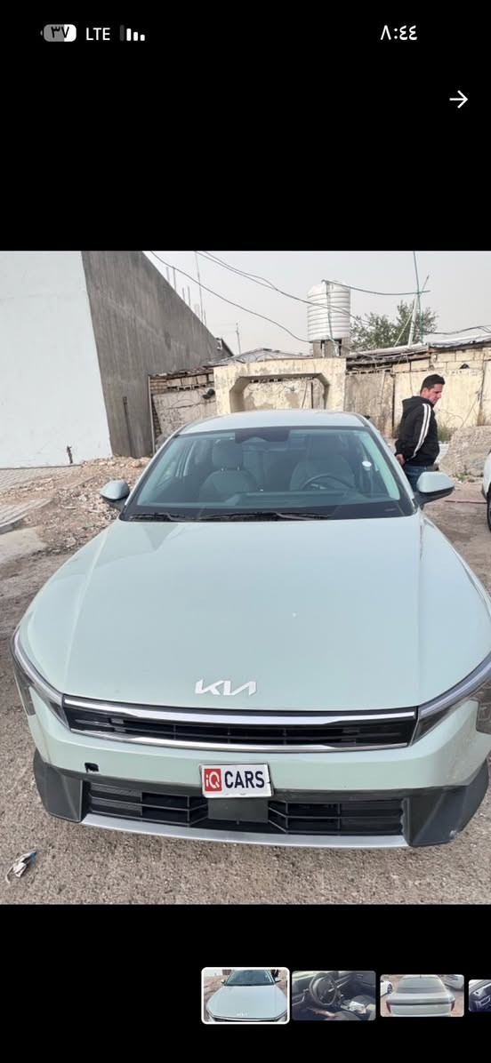 السلام عليكم السياره K4 وارد امريكي حره مو معوقين بيه ضربة البنيد والصندوق والصور موجوده سياره موديل ٢٠٢٥ الفئه مالته gt_line لونه رمادي والمقاعد مالته قماش محركه ٤ سلندر ماشيه ١٠،٧٣٧ كم الشراي يتصل على الرقم ***********
