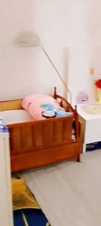 هذا البيع كروك مال الطفل كلش نضيف وبي مجال بعد   سعر 25 رقم 0782918532...