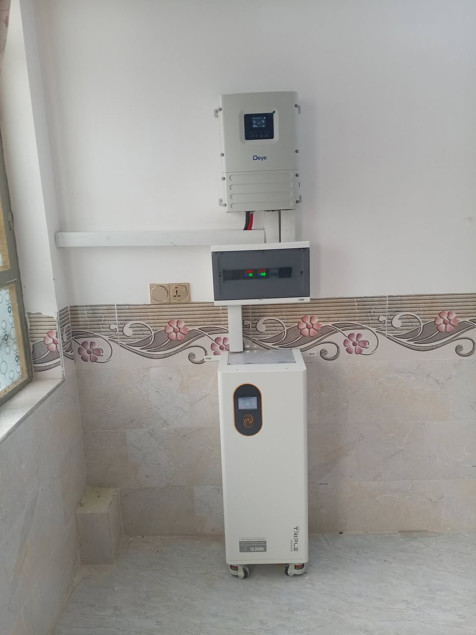 {تنصيب منظومة طاقة شمسيه}

‎من قبل كادر شركة رويال سولار 

‎تجهيز منظومة منزلي 16 أمبير نهارأ و 16أمبير ليلأ 

الموقع صلاح الدين -قظاء بلد - حي العباس النموذجي
  
‎✅الواح المستخدم جينكو حجم 615واط
‎عدد: ٨ ضمان 15 سنة استبدال

جهاز انفيرتر    DEYE 6k✅
‎  عدد:1 ضمان 5 سنة 

بطارية مستخدمة نوع ليثيوم SOLAX  حجم 16KW ✅
عدد:1 ضمان 10 سنوات تبديل+صيانة

‎يتوفر لدى شركتنا رويال سولار نظام نقدي و اقساط لموظفين كي كارد لمده 18 أشهر 

‎العنوان كركوك شارع القدس - مقابل كوفي الجادرية - عمارة رويال نيت 

‎فرع الثاني كركوك شارع المطار قرب فلكة تكريت

فرع صلاح الدين - تكريت - القادسية شارع الكراج -قرب الحديثي للموبايل 

‎للحجز والاستفسار للتواصل او مراسلتنا على واتساب 

*********** كركوك
*********** صلاح الدين اسيا
*********** صلاح الدين زين
*********** الشركة 

 الرقم المختصر 6020📞
