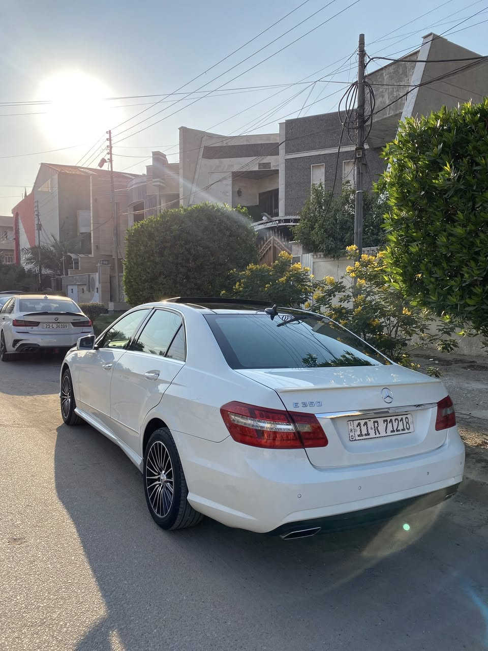 سلام عليكم للبيع مارسيدس E350 مديل2011 سيارة فول مواصفات داينمك بانوراما كشنات تدفئه تبريد سماعات هارمن كارمن بردات جنطه كهرباء لايت داينمك تحكمات ستيرن شفاتات محرك العادي ابو العقل الفوك المحرك المرغوب كير محرك صدر تبريد كله جديد سيارة كامله مابيه كل نقص باسمي تحويل ثاني يوم مكاني قرب هايبر ماركت البياع 
للاستفسار ***********
