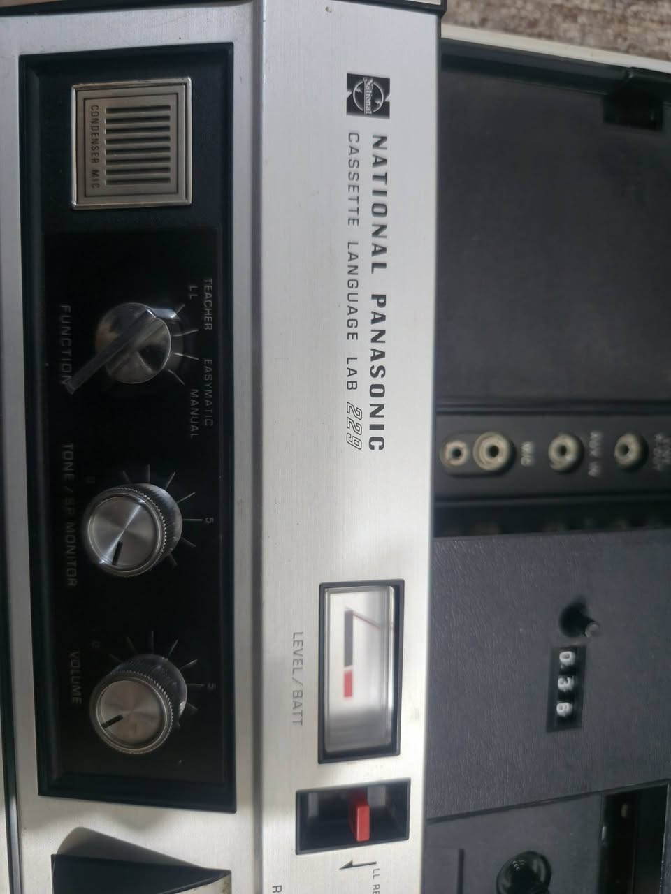 مسجل كاسيت ماركة نشنل. مختلف قطعه ابلاد. باله. استراليا. . نشنل. اصلي مكاني سماوه ***********
