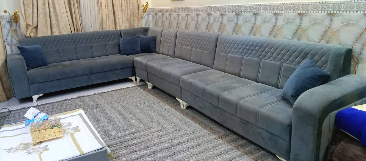 تخم ديوان تركي 10مقاعد بعده اخو جديد نضيف وكامل. السعر 275 الف
العنوان الرمادي..  منطقه الجمعيه قرب جامع هميم.. 
رقم هاتف..  *********** .. وتساب👉 ..
