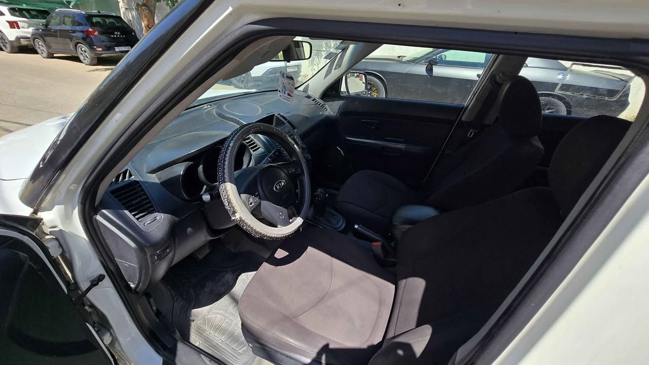 كيا صول موديل 13وارد امريكي محرك 1600gdi حداديه جديد
تدفئه ممتازه تبرد ثلج رقم بغداد موميز بطاريه جديده ضمان سنه بلوتوث اكثر من نظام قياده مانع انزلاق مكان السياره بغداد  (الحادث موجود بصور الاحمر الطوخ صبغ ومعجون الاحمر الفاتح كلير توحيد لون )
السعر 92وبيها مجال  رقم الهاتف ***********  بي واتساب بغداد, العراق
