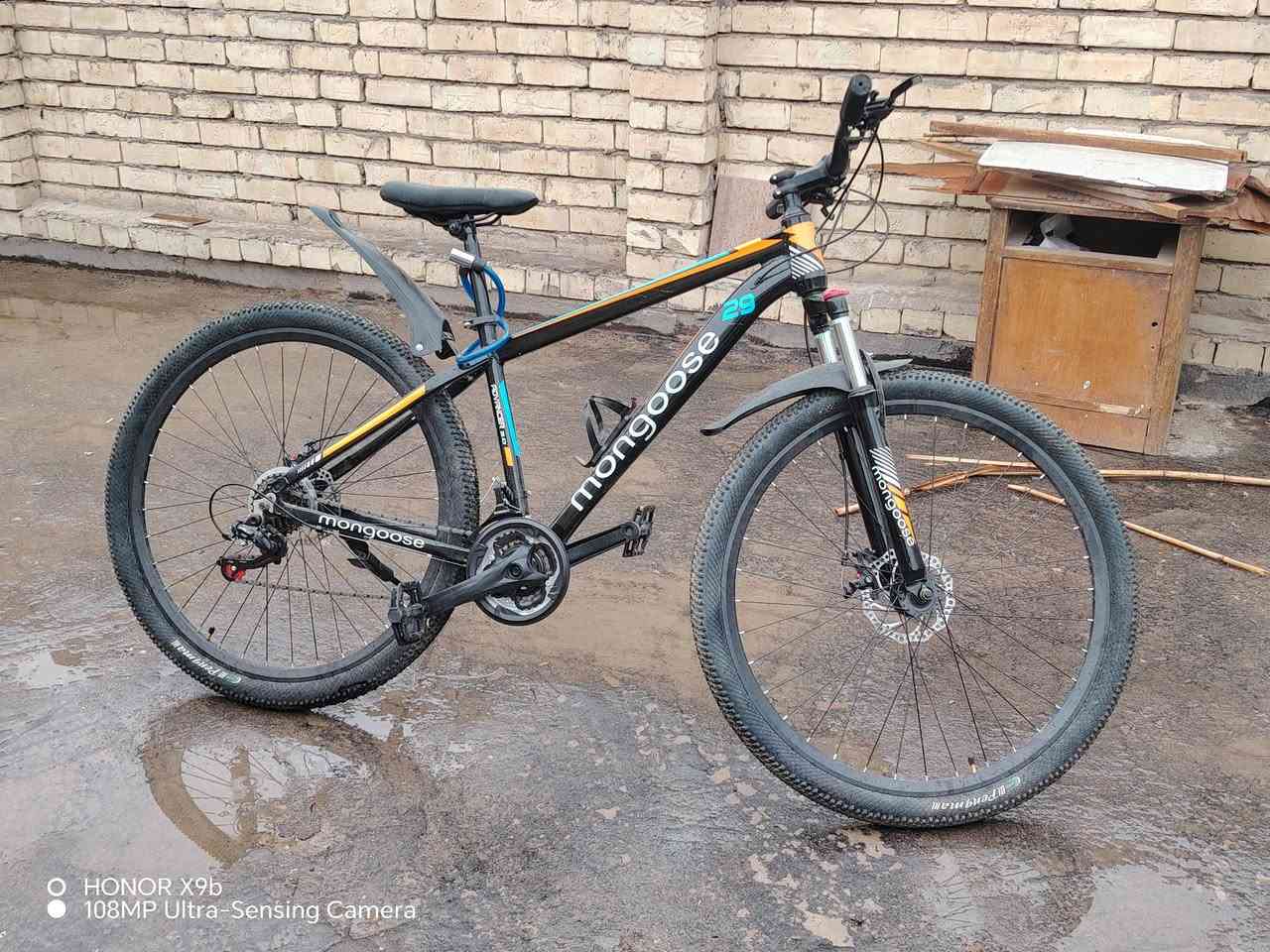 اخوان سلام عليكم بيسكل رياضي حجم ٢٧ الله شاهد ما مستخدم اقل من لأسبوع سرج طبي منفاخ قفل دبلات غاز السعر ١٥٠ وبي مجال قليل تحياتي للجميع *********** مكان مدينة الصدر حي الكوفة
