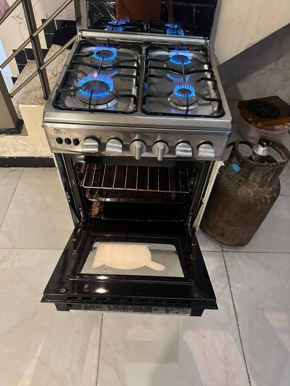 طباخ مصري نضيف جدا شغال كلوب جداحة كهربائية


**إذا كنت صاحب هذا الإعلان وتريد حذفه لأي سبب، رجاءا أرسل رسالة إلى الدعم الفني**