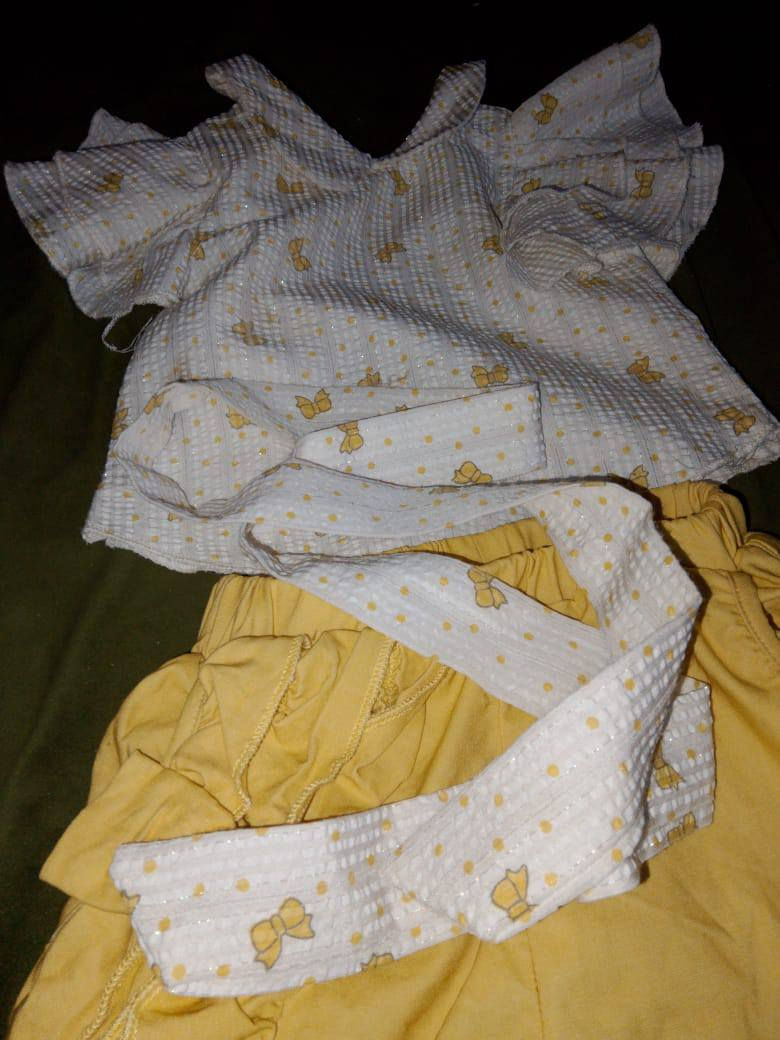 الاحذاء جديد و قياس 39
لبست الاطفال جديه ملبوسه بس مره 
و فستان الابيض طويل ملبوس مره 
و فساتن مروني قصير جديد 
توصيل اكو


**إذا كنت صاحب هذا الإعلان وتريد حذفه لأي سبب، رجاءا أرسل رسالة إلى الدعم الفني**