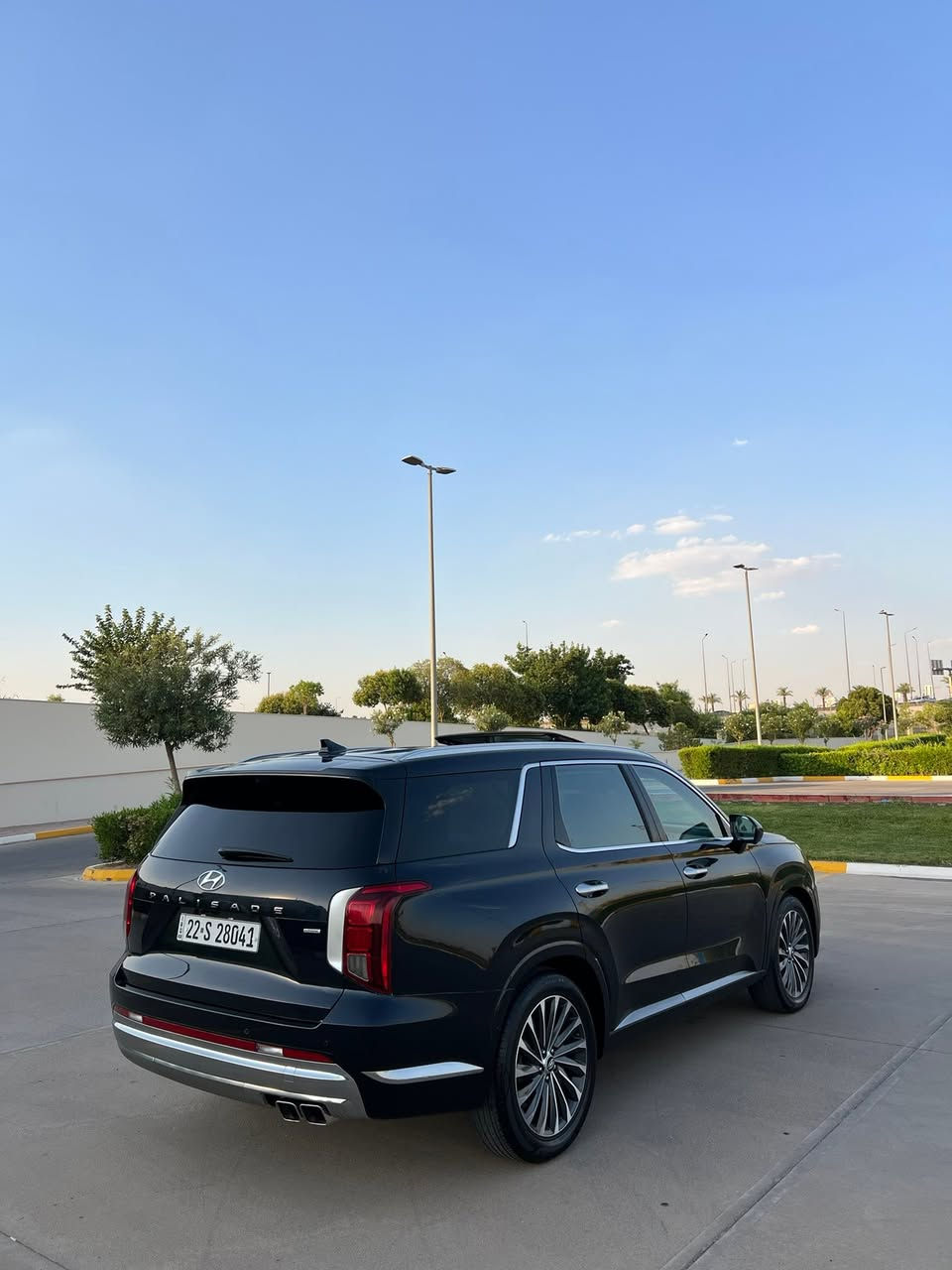 للبيع هونداي بلسايد 2024
فئة گلگرافي فول اعلى فئة 1/1 VIP
المحرك V6 (كير ومحرك شرط +تبريد ثلج❄️
دفع رباعي HTRAC AWD وضعيات قيادة (7)
كشنات امامي خزن ميموري +مساج + كهربائي امامي وخلفي+ تبريد وتدفئة امامي وخلفي +تدفئة ستيرن           7 راكب جلد ابيض ملكي /سقف كنتارا دبل بانوراما 
كاميرات عدد (6) 360 
انارة داخلية متغيرة 10 الوان 
نظام صوت Harman Kardon ب 12 سماعة
اوتو بارك + بصمة تشغيل + بصمة ابواب
رادار امامي +خلفي+ جانبي + حساسات امامي وخلفي
داتاشو+ شاشة ديجتال كبيرة+ شحن لاسلكي 
صندوق كهربائي شفط 
مراية وسطية رقمية (كاميرا) 
ستائر خلفية بل ابواب
وبعد بيها اهواي مواصفات 
صبغ بونيد وجاملغ + جاملغ خلفي كلير امريكة وبيها مكانين شخط معدل PDR ( كلشي بيها ذكرت ).                                رقم اربيل ب اسمي ومكان السياره اربيل 
السعر (240) 
*********** اتصال او واتساب
