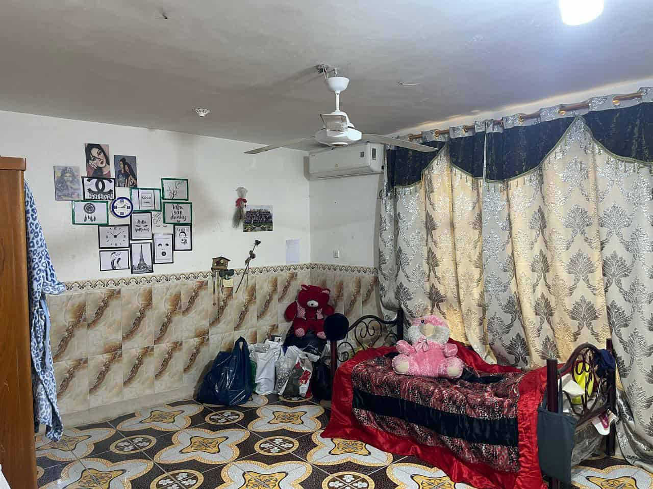 يوجد بيت طابو صرف
المساحة 200متر طابقين 4نوم 
الطابق الاول قديم والطابق الثاني جديد 
شارع 80 محيزم 4. بجهة مسجد الرحمن. يم نبع بابل 
للاستفسار مراجعة مكتب الشارقة للعقار مقابل مسجد الرحمن الاتصال اوعبر المراسلة ***********
