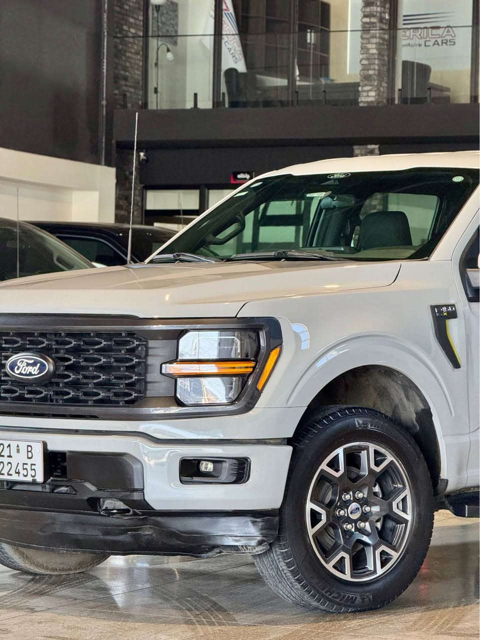 FORD F150 2024 STX 
ڕۆنگی چیمەنتۆی یەک چەمەلخی بۆیاخە بێ ناو گرتن ئێرباگ یەک شانی تەقیوە سیستەم کراوەتەوە پێشی کەپسە سەیارەکە زۆر جوانو زۆر تازەیە یەک دینار مەسرەفی تیا نیە ڕەقم سلێمانیە سەنەوی تا ٣١ تازەیە 
*********** السليمانية, العراق
