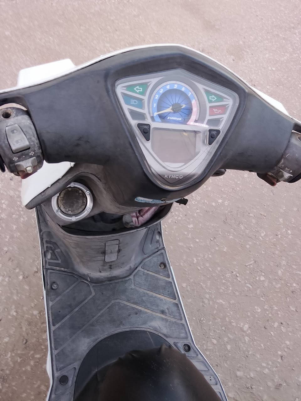 السلام عليكم دراجه جي 5 دراجه بكيس رامبو مال حاويه 
محرك نعومه فول كل نقص ما بيها واحد على واحد 
***********
