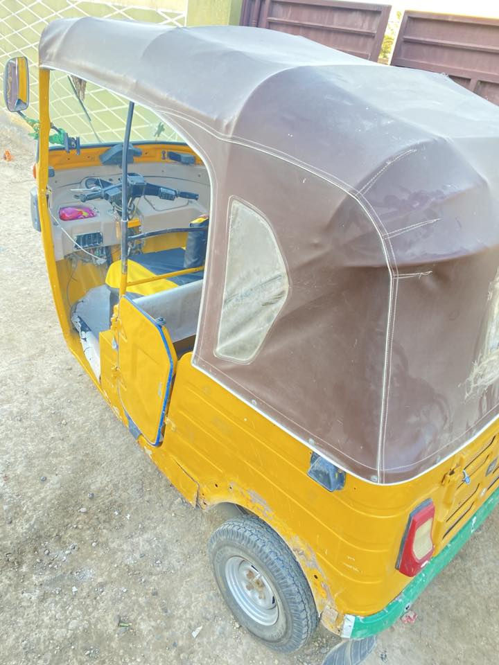 سلام عليكم تكتك خير من الله موديل 18للبيع تواير دومشمات جدد الاستفسار واتساب او الاتصال ***********
