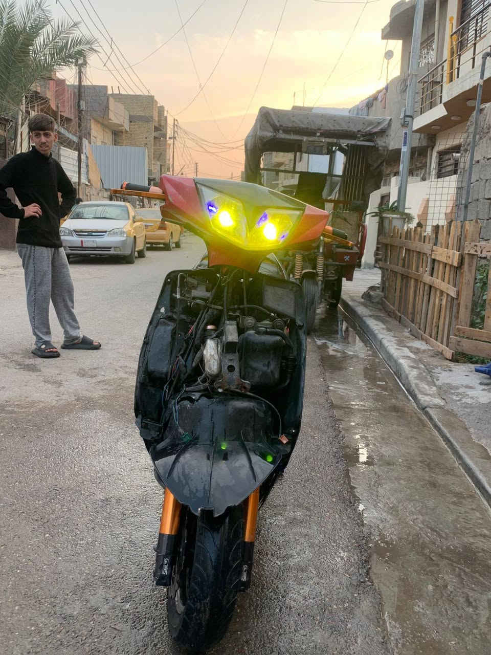 سلام عليكم دراجه ثعلب GTR2007تعديلات الدراجه هنه الغراض مالتها كلجات و يدات ويدات بريك رياضي  وصالنصه صجميه وصدر رياضي ودبلات خلفيه بلادي و الدراجه مكفوله من سرعه وشلعه ومعدل و الدراجه مبرمجه من صوت وفصله نار زركه و البجم مالتها ما بيه شي بس الحيه مكسوره والدراجه تريد جناي الها و واشتريت كلج خلفي رياضي وتخم تاير جديد والدراجه كفراتها مختومه بلادي والسعر 650وبيها مجال ومكاني الدوره  والتواصل على هذا الرقم واتس ***********
