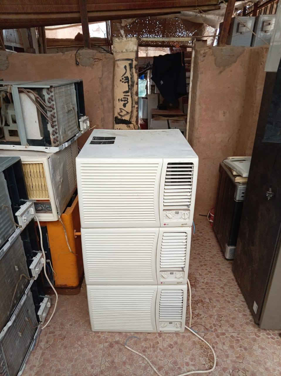 للبيع العاجل مكيفات ال جي 
فريون شباك 18 وحده 
مكنه لوتري اقتصادي 
السعر 850 تفاوض بسيط 
للاتصالات 0919606458//////0128846325
استخدام شهر فقط شبه جديده


**إذا كنت صاحب هذا الإعلان وتريد حذفه لأي سبب، رجاءا أرسل رسالة إلى الدعم الفني**