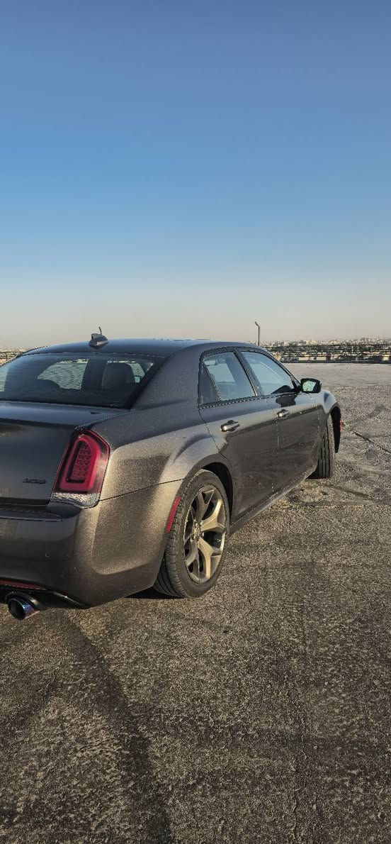 كرايسلر c300 
فول مواصفات 
موديل 22 رقم اربيل بأسمي تحويل مباشر و الهزه جديده
ماشيه 83000 ميل  
حساسات امامي و خلفي 
رادار جانبي 
بانوراما 
سستم سماعات الباين 
محرك 3600 
كشنات امامي كهرباء و  تدفئه
حادث سطحي بابين ومبدلات نفس اللون مع تعديل بارد بسيط بالجاملغ الخلفي
صور الحادث موجوده في الاعلان 
موجوده بالحله شارع ٦٠
السعر ٢٥٠ ورقه وبيهه مجال بسيط
***********
