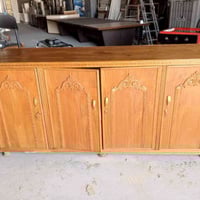 بوفية • مستعملة