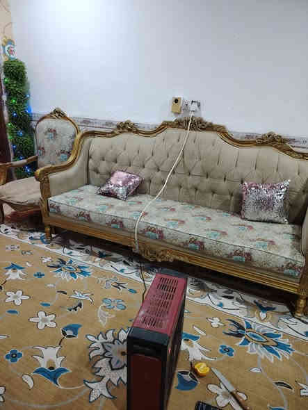 قنفات للبيع عدد ٢ أطول مع ٢ كراسي
العنوان سيد دخيل
***********
السعر ٢٠٠
