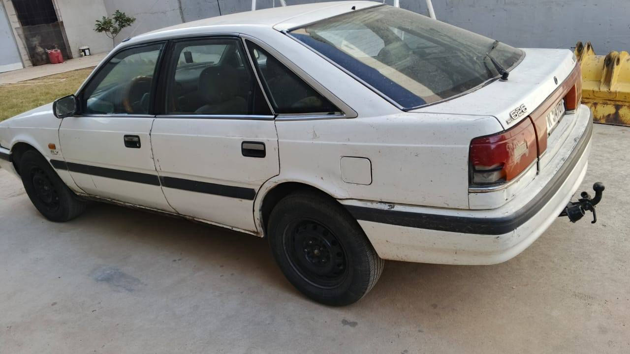 السلام عليكم 
سياره مازدا للبيع 
موديل 1989
وبيها صبغ فقط من جهت السايق 
باب و دائر 
وجهت النفر دائر فقط 
رقمي ***********
