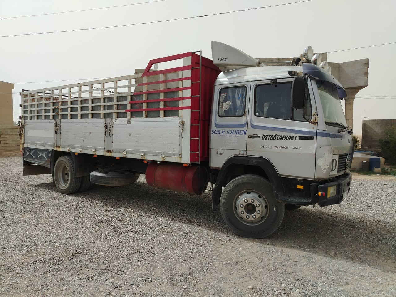 سلام عليكم البيع لوري البه جاهز رقم جديد دولي بسمي محرك كير اكسن شرط تايرات جدد سعر 135 ورقه وبيه مجال مكان قريت اشريعه ناحيت الزاب محافظة كركوك اتصل ***********
