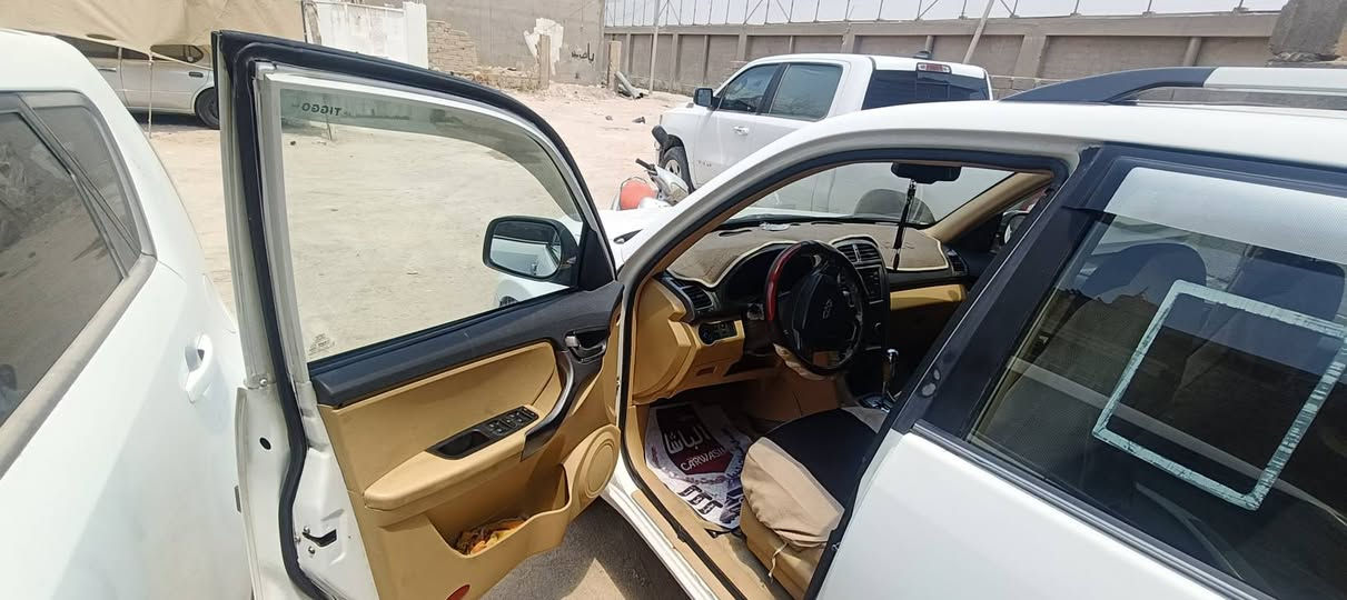 السلام عليكم شيري تيكو 2013 مكينه 1800 بحاله جيده كهربائيات شغاله سنويه لل29 مكاني البصره البراضعيه سعرها 52 وبيها مجال ***********
