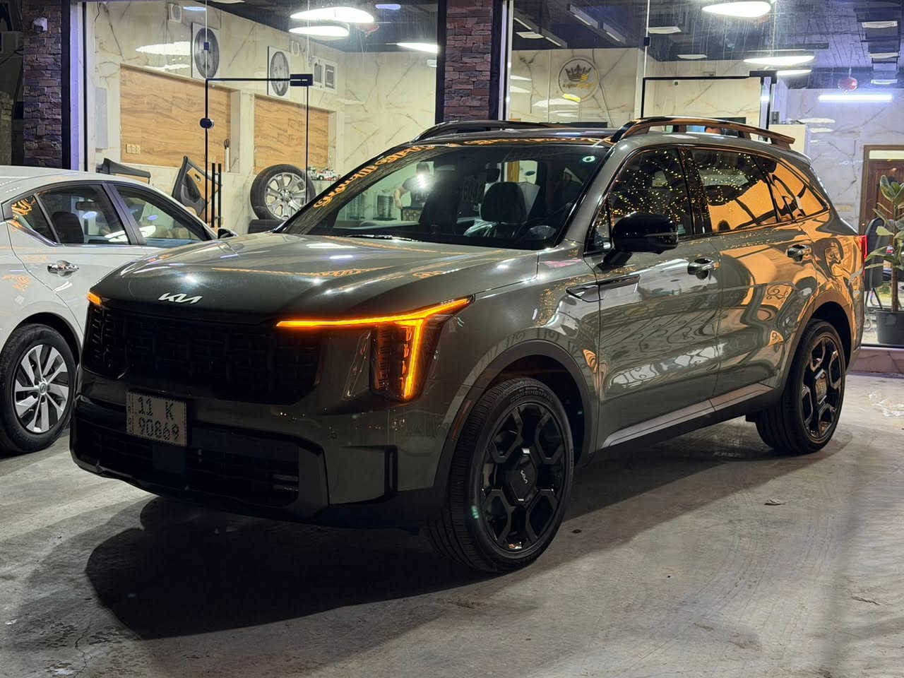 للبيع كيا سورنتو 2024 فول مواصفات  x-line SX
صبغ قبق جنطة ودعامية فقط 
ماشية 3000 تعتبر زيرو السيارة جديدة كلش مناقصه اي شي كاملة مكملة ورقم بغداد الجديد بسمي تحويل ثاني يوم
المواصفات:
خمس 5 كامرات
بنوراما
بصمة تشغيل وبصمة ابواب
كشنات جلد منفصلة vip 
وتدفئة وتبريد بالكشنات وكشنات كهرباء
وتوصيل usb بالكشنات
مري شفط
رادارات 360 درجة
شاشة كبيره نفكيشن 
 مانع تصادم
مانع انزلاق 
تحديد مسار
نقطة عمياء  
تشغيل عن بعد 
شاحن وايرلس
هاند بريك كهربائي 
باب خلفي كهرباء 
اضويه امامي زنون LED
اضويه خلفيه LED
كشافات LED
نظام GPS+خرائط 
السعر 310$
للاتصال ***********
العنوان بغداد حي القاهره
