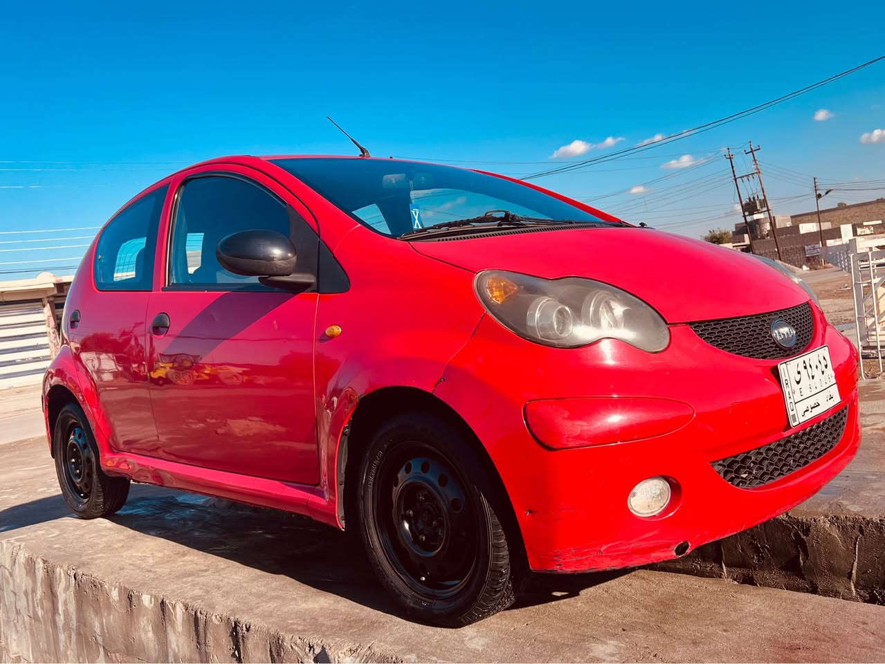 BYD -f0
موديل 2013 
للبيع او مراوس 
بيها بارد فقط بدون صبغ ولا تبديل 
سيارة حلوة وجديدة عظمتها
بيها بداية بخار بالمكينه 
كير عادي 
***********
السعر 30 وبيها مجال بغداد, العراق
