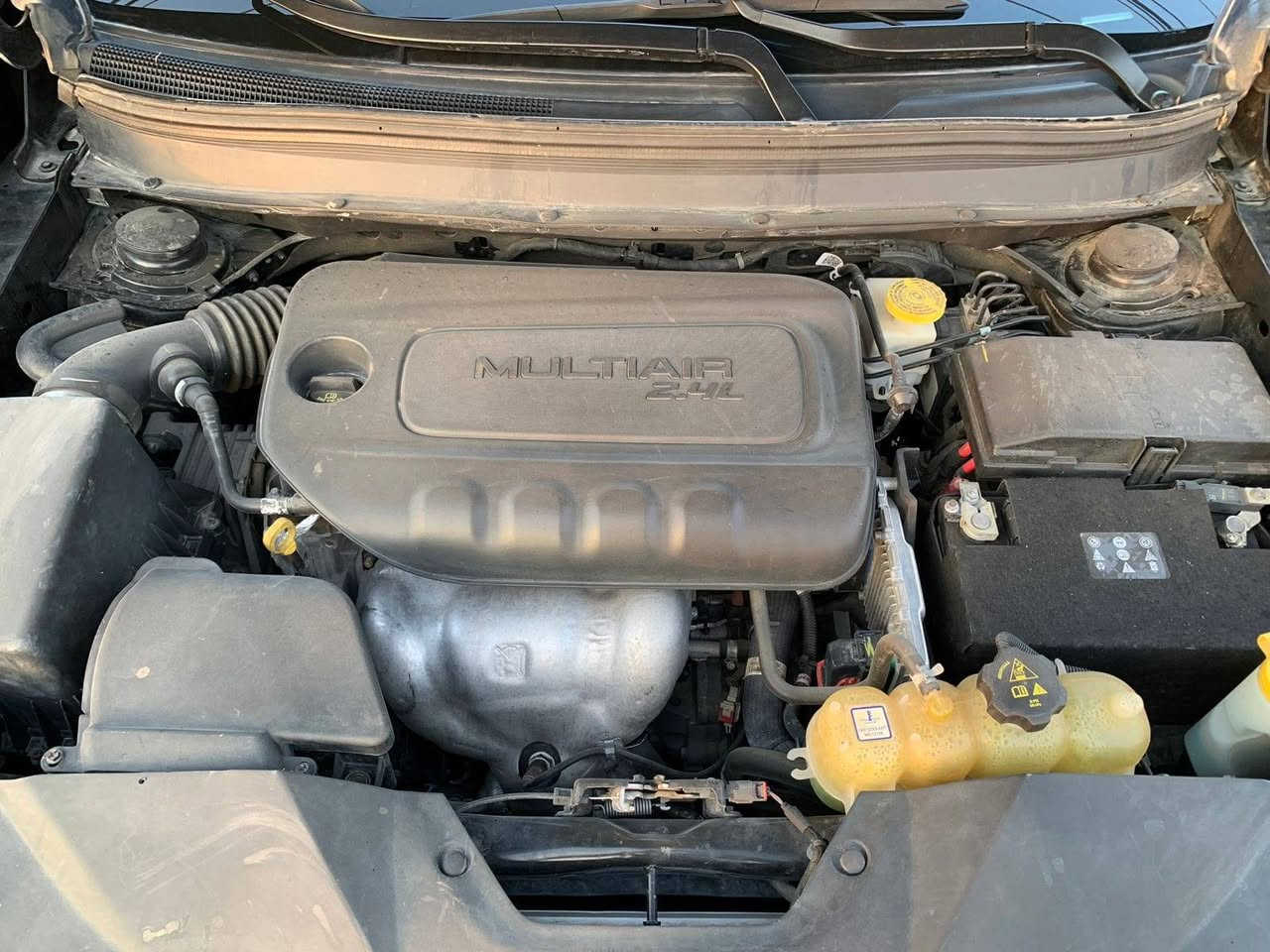 من رخصة الادمن المحترم
 جيب بزون 2020 محرك 4 سلندر 2400 رقم اربيل دولي سنوية لل2027 باسمي ماشية 59الف كيلو بيهة بس البنيد صبغ بدون دواخل السيارة شرط من الدعامية للدعامية السعر 160 ورقة مكاني تكريت للاستفسار الاتصال على هذا الرقم *********** او مراسلتي على الخاص
