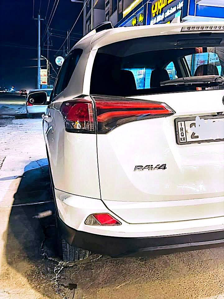 تيوتا راف 4 موديل 2016 امريكي سيارة بيها قطعتين ضرر جاملغ وبونيد تبديل محرك وكير شرط جاهزه نظيفه رقم سليمانيه جديد باسمي ل28تحويل ثاني يوم السعر 163 وبيها مجال قليل رقم الهاتف *********** ويرهم مراوس حسب القناعة
