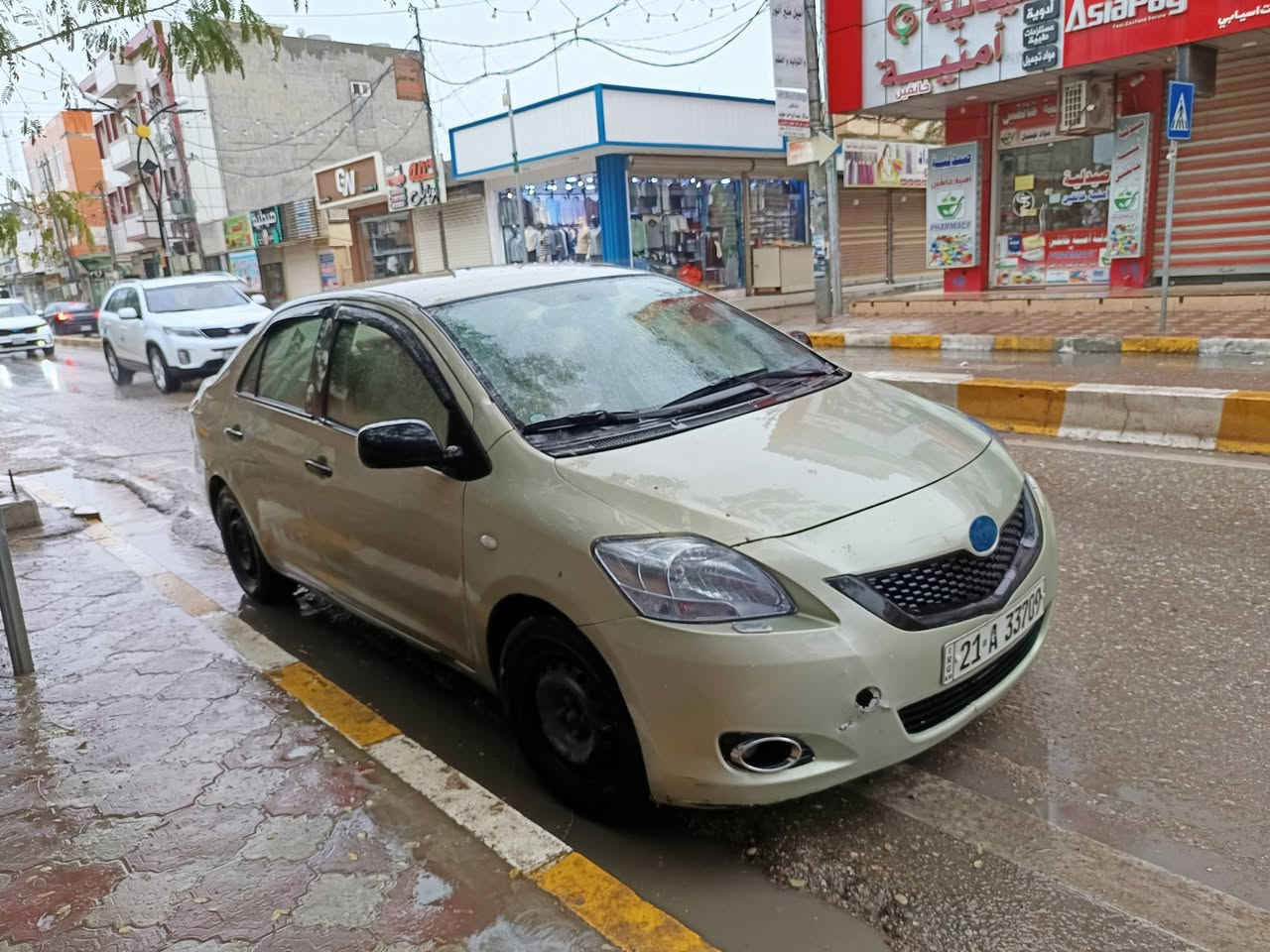 سلام عليكم 
يارس 2007 كير اوتوماتيك 
رقم سليمانية الدولي 
سنوية جديدة 
كير محرك بشرط 
سيارة نضيفة وجاهزة 
بيها 3 قطع كلير و قطعة صبغ بدون دواخل بدون ايرباك 
دواخل وشاصي سليم سيارة بدون خياس 
مكان سيارة ديالى // خانقين 
سعر 76 وبي مجال 
***********
