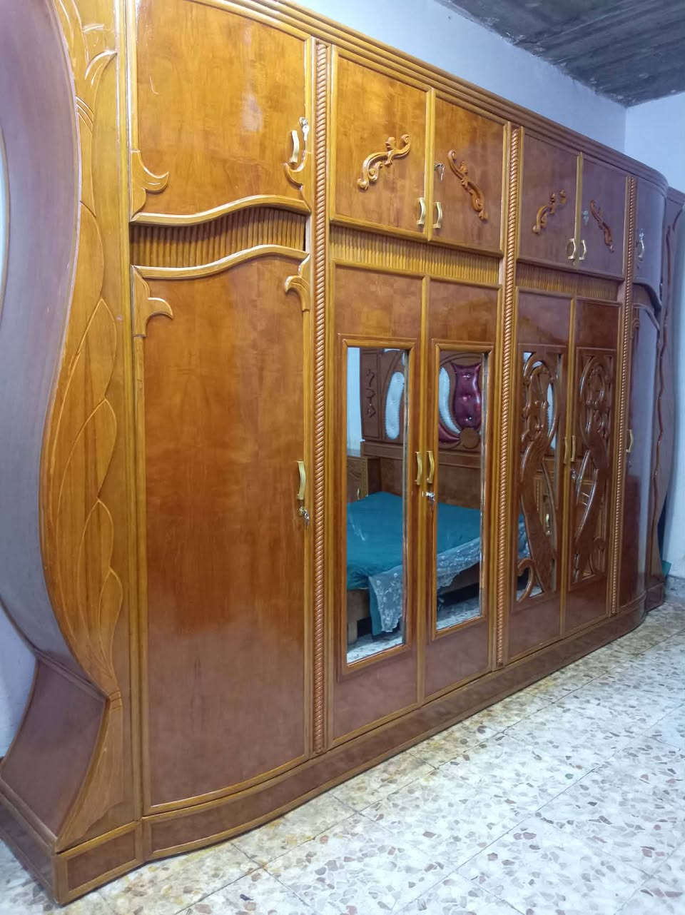 مكلف بلنشر غرفه تسكام نجاره تكمه اخت الجديده متنشال درجه اولى صاج داخل وخارج مليون وبيه مجال مكانه حله للاستفسار الاتصال بالرقم ***********
