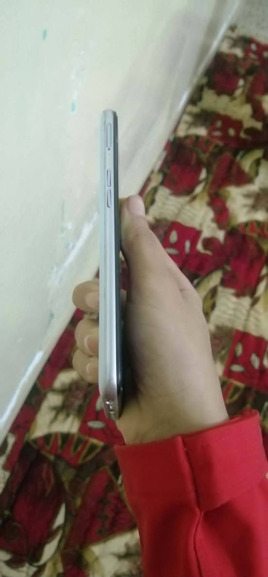 سلام عليكم جهاز ريلمي 7الذاكره 128الرام8بوبجي 60فريم الجهاز فقط مكسور للمس مثل ما موضح بل صور والتعلي وتنصي مايشتغلن فقط بصمه شغاله شرط السعر65الف بي مجال مكاني الموصل جانب لايمن


**إذا كنت صاحب هذا الإعلان وتريد حذفه لأي سبب، رجاءا أرسل رسالة إلى الدعم الفني**