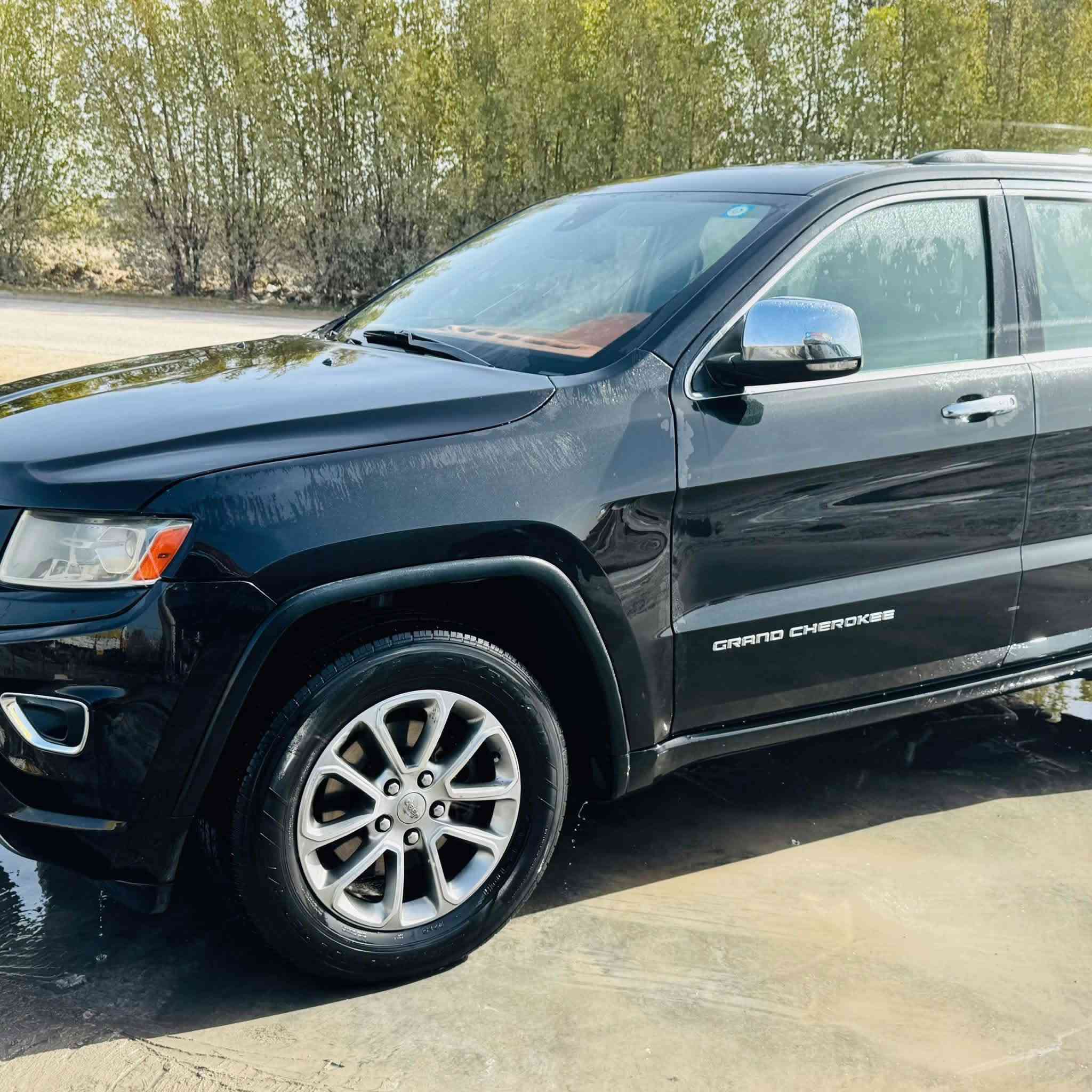 جيب موديل 2016 فول مواصفات وارد أمريكي مكفولة من كل شي فقط بيها صبغ بنيد وجاملغ وكل المواصفات بيها تحويل ثاني يوم مكانها جبله بابل للاتصال واتساب ***********
