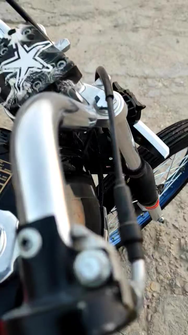 سلام عليكم دراجه للبيع اوراق صولي نضافه شوفت عينك دراجه تعمير 26 هاذه رقمي***********
