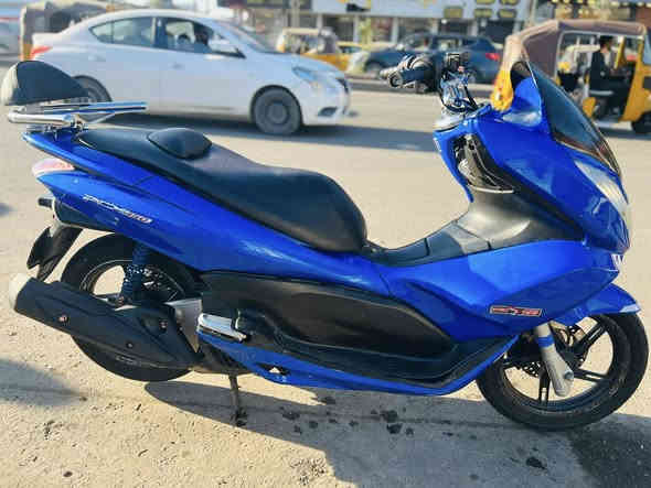 سلام عليكم
للبيع جيل اول Pcx
دراجه حلوة كلها بلادية مكينة ما مفتوحة الكفر بلادي بلحقيقة احلى من الصور كلش حلوه ومرتبة السعر 1450 العنوان بغداد مدينة الصدر
الاستفسار ***********
