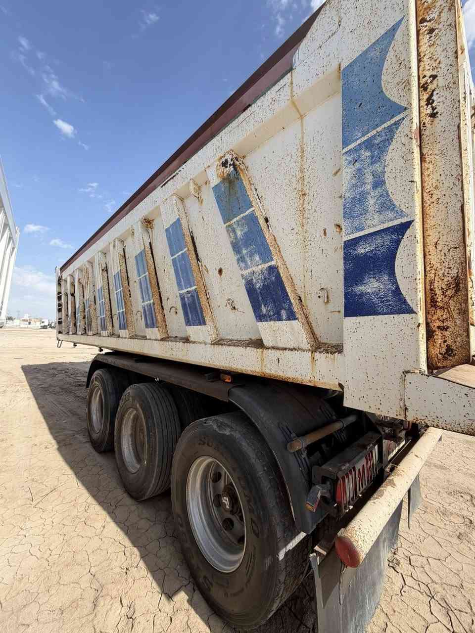 عربانه ماكنيسان لبيع ذرعه27مديل2015تايرات نص عمر السعر190بيه مجال اتصل ***********
