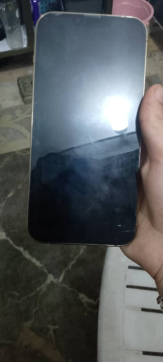 سلام عليكم عندي 13برو ماكس يرداله بس تبديل شاشه عاطله ورايده 200 تواصل ع رقم ***********
