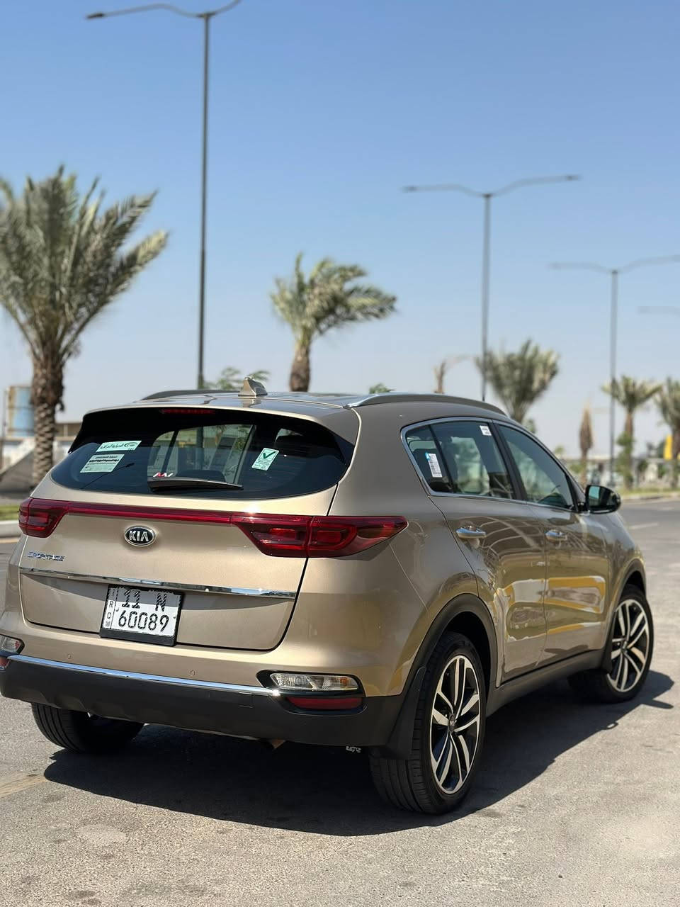 سبورتج 2020 خليجي الدوليه
مواصفات بيسك
لون ذهبي 
ماشيه 118 حقيقي
محرك 2000 دوش 
اي نقص مابيها مسويلها سيرفس كامل من تايرات ودسكات وكلشي
بيها بارد قليل ب مكانين موضح بل سونار وكارت قليل بل دعاميه 
رقم بغداد الجديد ب اسمي سنويه لل 2031 
العنوان بغداد الكرخ 
***********
