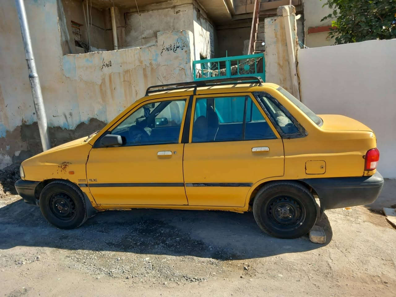 السلام عليكم ورحمة الله وبركاته للبيع سيارة سايبه موديل ٢٠١١ تحويل مشروع وطني سيارة نظيفة رقم بغداد مصفر هيئة وغرامه معليه كلشي ومحرك جديد هذا رقم *********** سعره ٢٧بيهه مجال للطيبين وبلخدمه لاستفسار على رقم شراي اتصال عنوان ديالى
