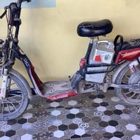 ٤ بطاريات ليثيوم • يحتاج ترتيب • عطل بالعقل