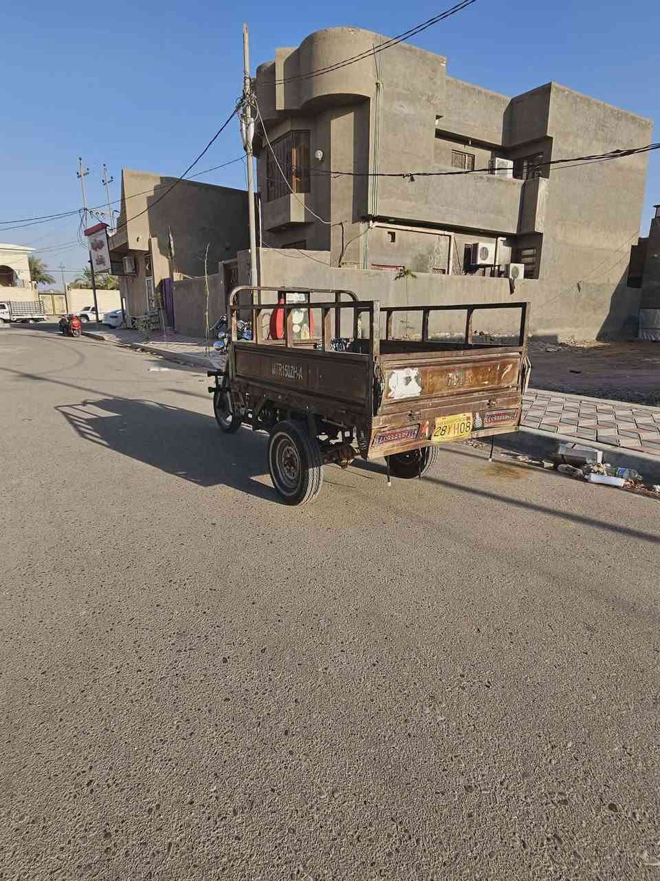 ستوته البيع رقم اسود بدون راعي ستوته نضيفه تيرات جدد توه شادهن مكينه نضيفه بدي نضيف ستوته مناسبه ومرتبه سعره مليون و50وبيه مجال بصيط الشراي ما عاجبك السعر اطلع كبل‏مكاني رميثه‪0785 291 2535‬‏
