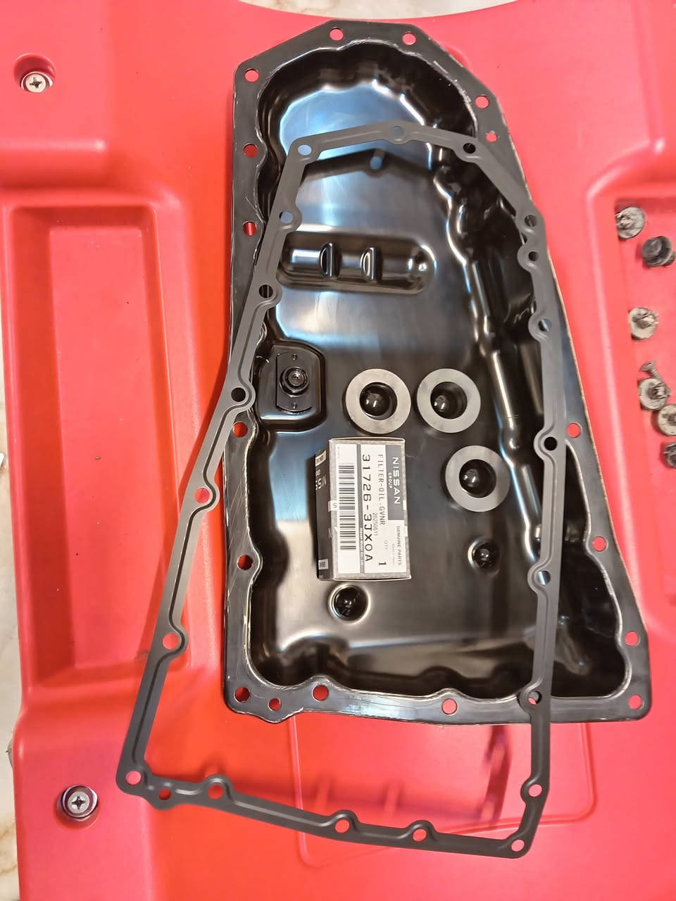 من بعد اذن ادمن المحترم
تبديل دهن كير التيما 22
تم تبديل زيت امزويل الاصلي برغبه الزبون
طبعا جانو شادين فلتر موديل قديم
والحمد لله رجعناها فلاتر اصليه
  وواشر كيس اصلي  وبرمجة الكير 
وتنظيف سليكون القديم 
اهم شي بالموضوع شد براغي ( يده عزم )

  كماليات البرزنجي وات ساب  ***********
اربيل
