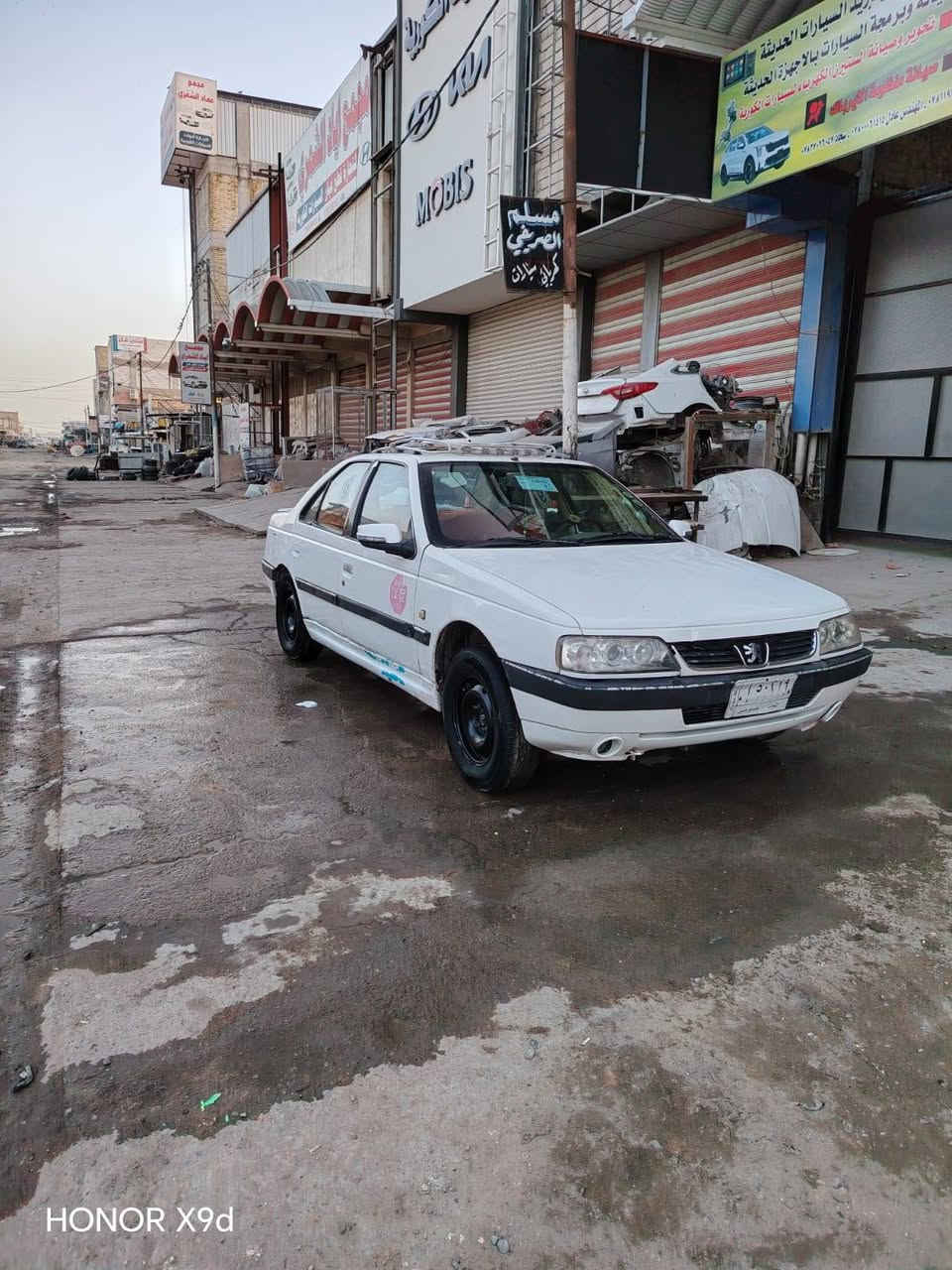 بيجو 405 موديل 2009 رقم نجف سنويتها لل 28 سعرها 32 وبيها مجال مكاني نجف حي النداء والاتصال ع الرقم ***********
