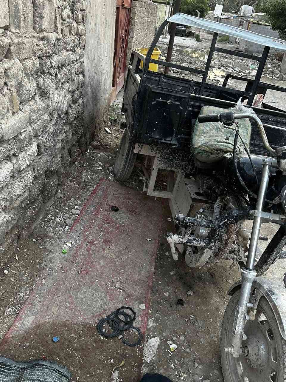 سلام عليكم ستوته للبيع امتي ار شاصي جديد مكفول كفاله دراجه كلك مكفوله عن سرقه الاوراق ضايعه يمي مكان الحله حي العسكري شارع ٨٠ السعر ٦٠٠وبيه مجال الاتصال ع رقم ***********
