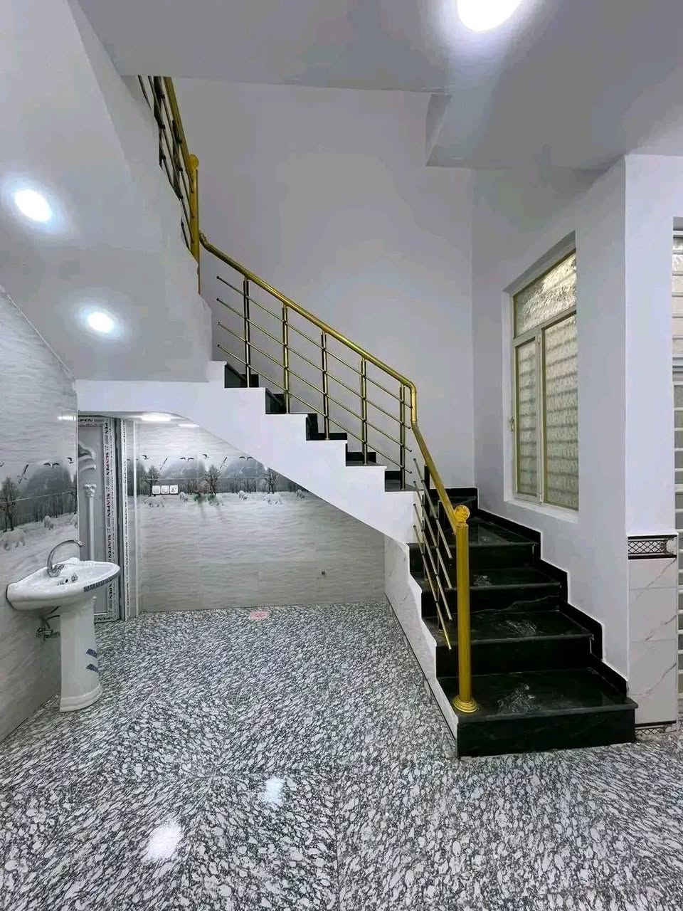 دا🏡ر(مشتملان) للــــــــــبيــع ) 
المساحه 100 متر( 5×20)
«العنوان» الشيشان مقابل الصحفيين قرب سايدين الموضفين 
~"يتكون"~ الدار من 🌹طرمه🔑 استقبال 🔑ممر 🔑مطبخ🔑 صاله 🔑غرفه نوم 🔑🧲
للاستفسار الاتصال على ☎️ ***********☎️
