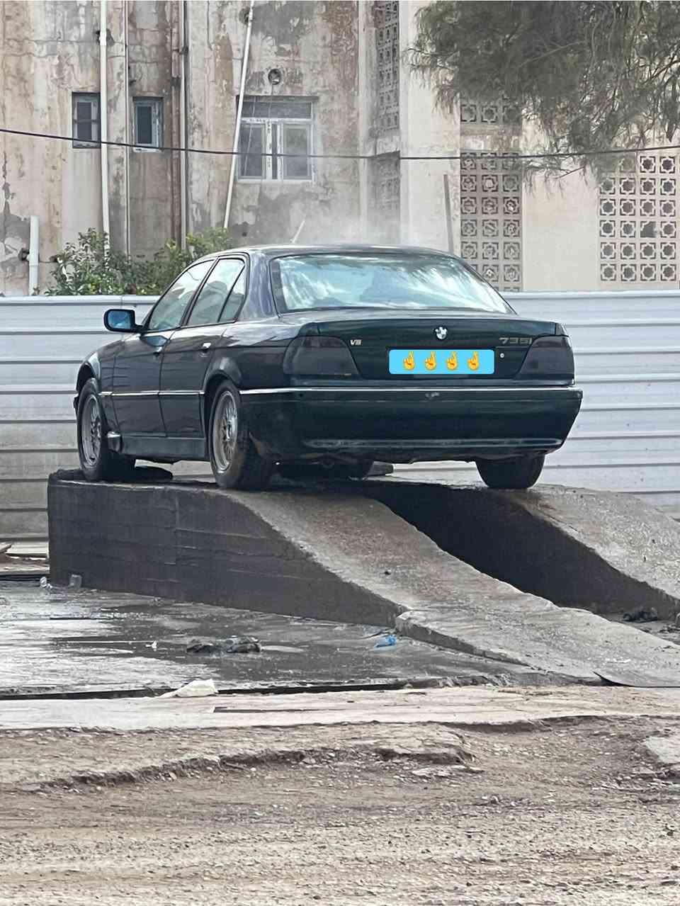 السلام عليكم سياره للبيع BMW / 735 /V8موديل 1998تحويل ثانيوم كير ومكينه مكفولات وبيها شويه ملاحضات بل كشر مكان بغداد المحموديه باقي تفاصيل خاص سعر 65وبيها مجال حك جيه ***********حمادي فنر الطائي
