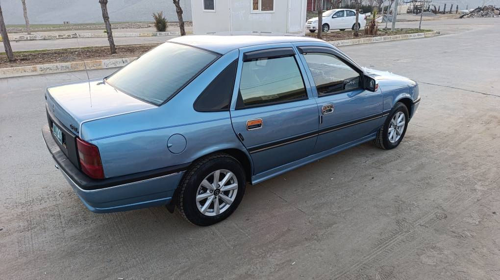 ئوپل فیکترا مۆدیل 91مەکینە 20 ئاڕم پلاستیک دهۆک وسەنەوی ئەسڵی لەگەڵە ماشاءاللە نمونەیە لەجوانی گێڕو مەکینەوتوندوتۆڵی و کارەبای و هەموگیانی بەشەرت ،تازە کامل پەمپ کراوە بۆجوانی دەعم ولێدراو موس وبڕاوە خایس وڕزیوی ووەرگەڕان بەشەرت دەشبوڵ وبەردەرگاو ناوی جوانە چوارتایەو ویلی نوێ ی  لەژێرە سیارەی ماڵە گۆڕینەوە ناکەم تەنها فروشتن شوین شکارتە دەوروبەری ڕانیە ***********فایبەر واتساب رانية, السليمانية
