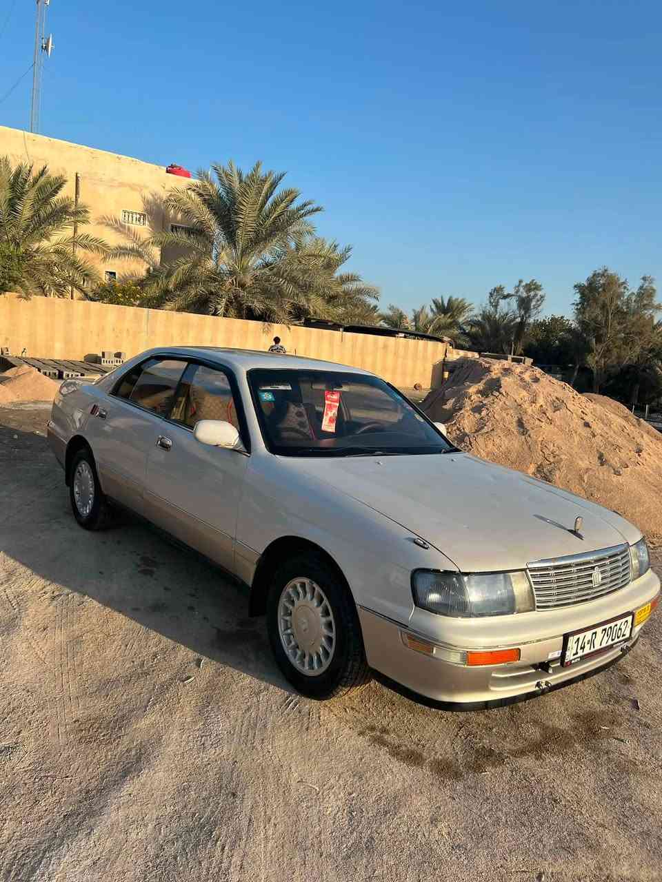 سلام عليكم تويوتا بطه موديل 92 مكفوله من الكص ونقل والأصوليات رقم بصره إنكليزي باسمي كير ومكينه نضاف وتبريد خير من الله ثلج وحداده باتري جديد دواخل حلوه سياره بلاديه فقط حزام مصبوغه اماً الباقي بلاد المكان بصره قضاء الصادق هذا رقمي اليحب يتصل *********** حاليا هاي صور العندي وهاي نصبتها سياره بقية التفاصيل تجي وتشوف اما السعر 57 وبيها مجال بسيط
