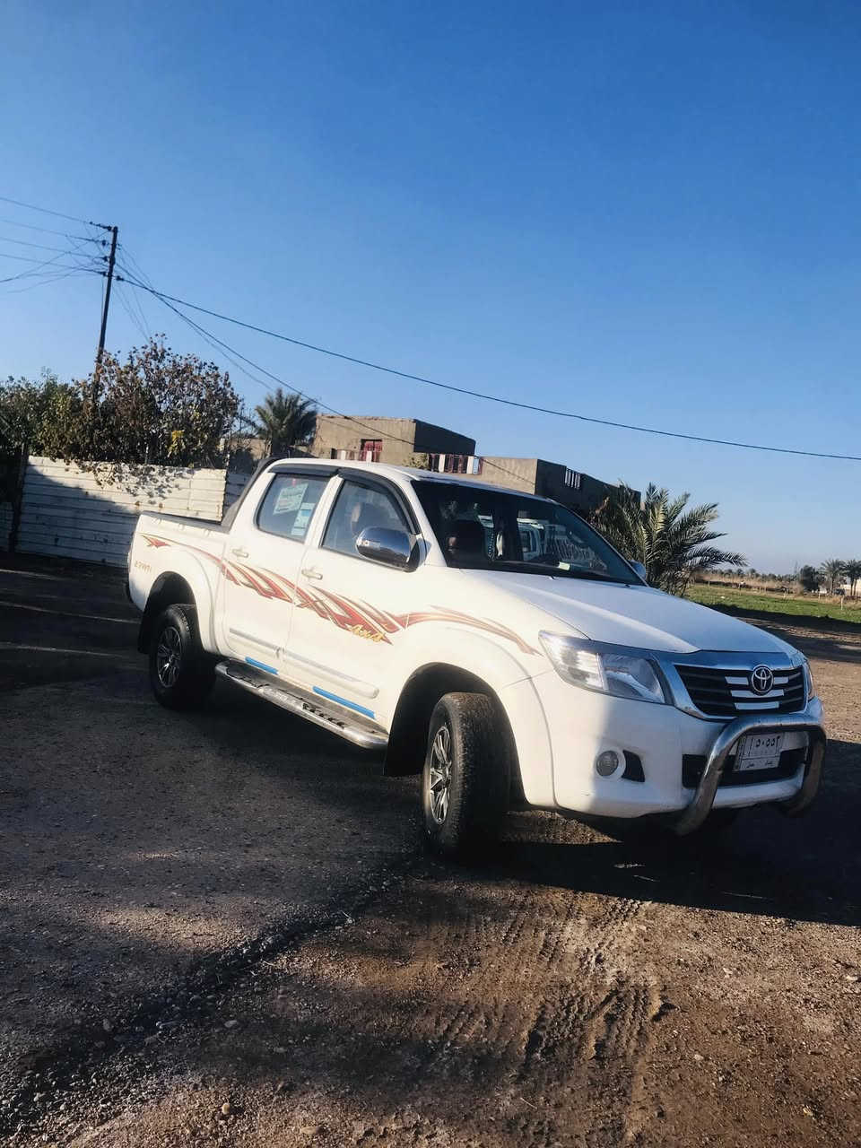 سلام عليكم بيكم هايلوكس للبيع مودلي 2013 رقم بغداد  بسمي تحويل ثاني يوم كير اتو ماتيك السياره جديده السعر 210 وبيه مجال بسيط الستفسار  *********** /***********
