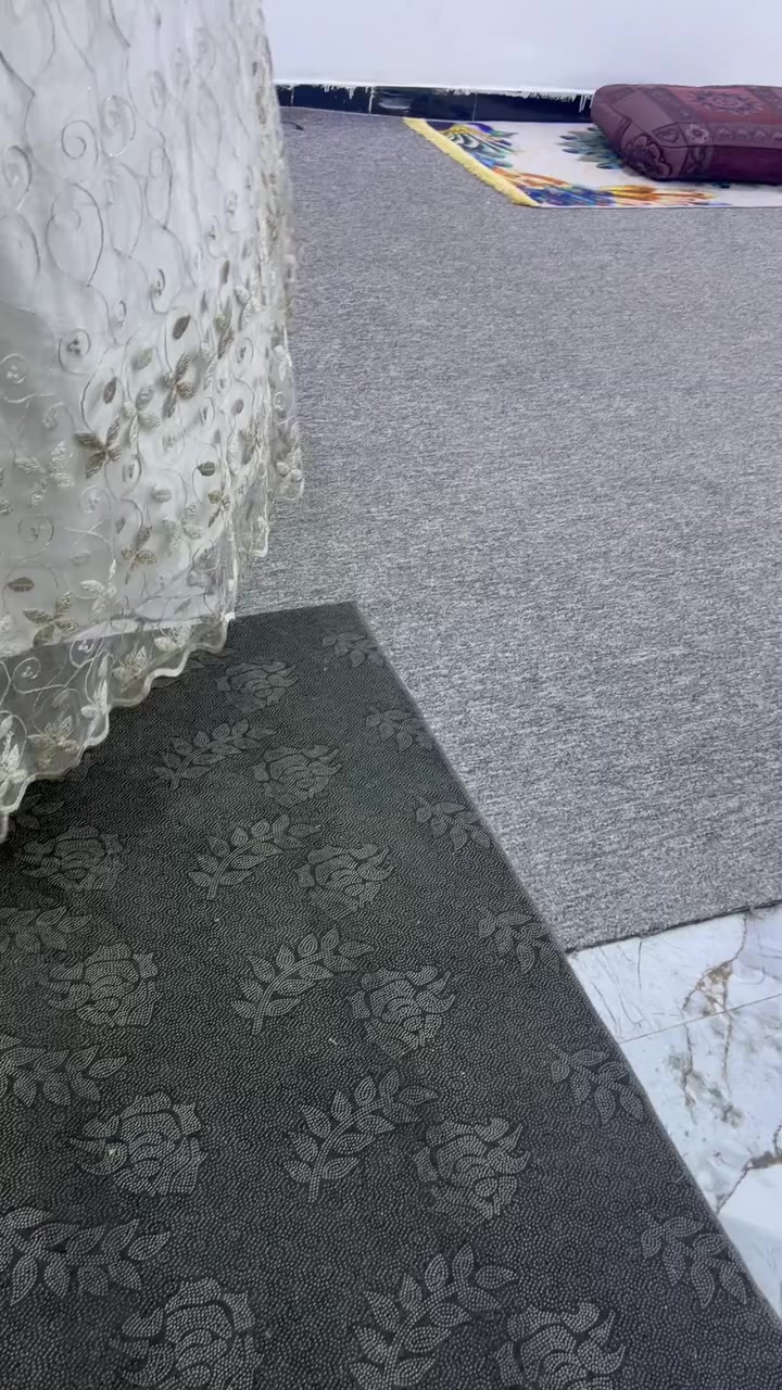 سلام عليكم
بيت زراعي مساحه 105بسديناويه بحي الرحمن يحتوي ع استقبال ومطبخ وغرفتين وصحيات وطابق ثاني ثلث غرف بيت جديد مع توفر خدمات شراي تفضل خاص وتدلل ***********
